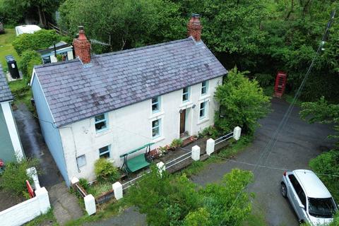 undefined, Cwrtnewydd, Llanybydder, SA40