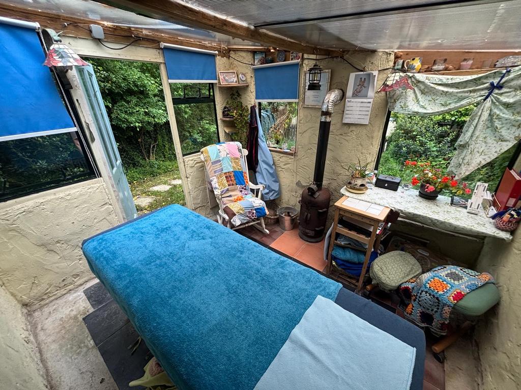 Studio/cabin/office