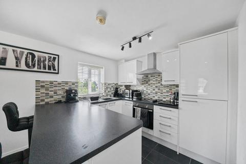 2 bedroom flat for sale, Cranberry Court, Ashton-In-Makerfield, WN4