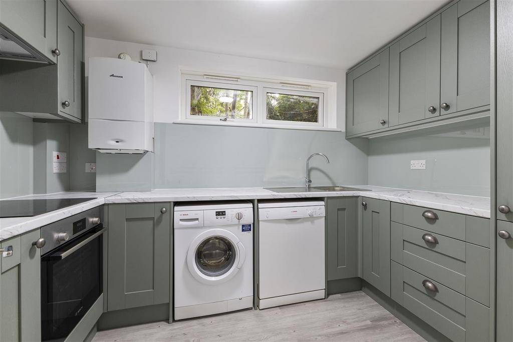 93379 Flat 4 Uxbridge House 37 Uxbridge Road(12).j