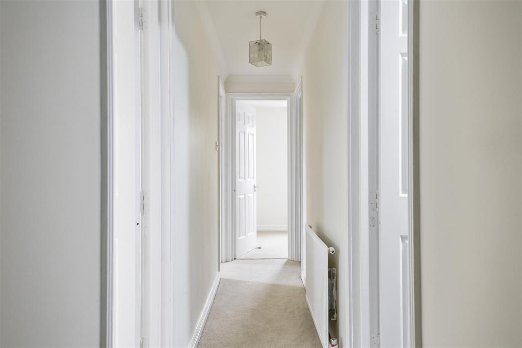 93379 Flat 4 Uxbridge House 37 Uxbridge Road(7).jp