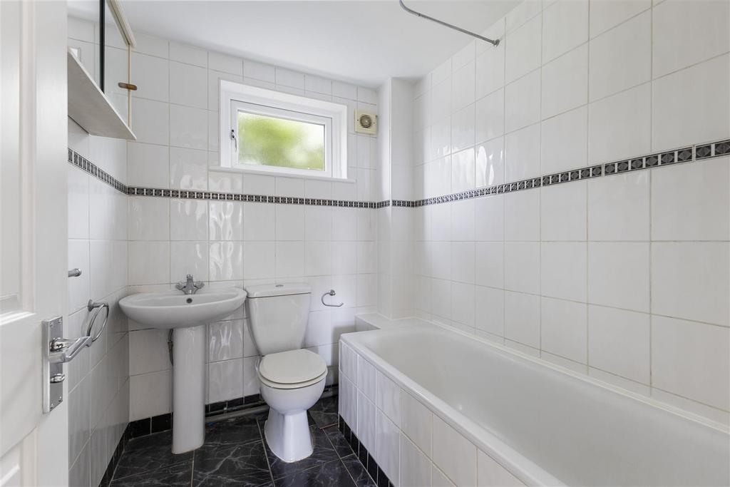 93379 Flat 4 Uxbridge House 37 Uxbridge Road(18).j
