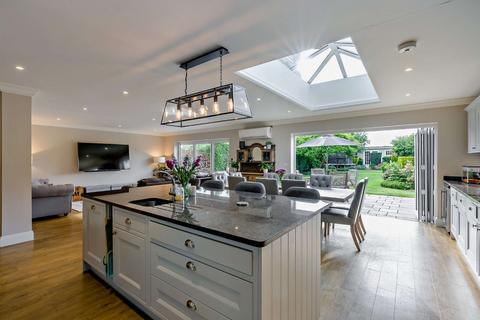 6 bedroom detached house for sale, Mayflower Way, Farnham Common, Buckinghamshire, SL2