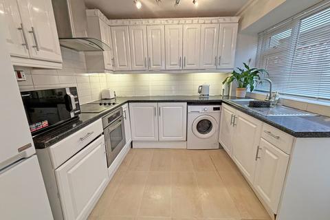 3 bedroom semi-detached house for sale, Haslucks Green Road, Shirley, B90 1DS