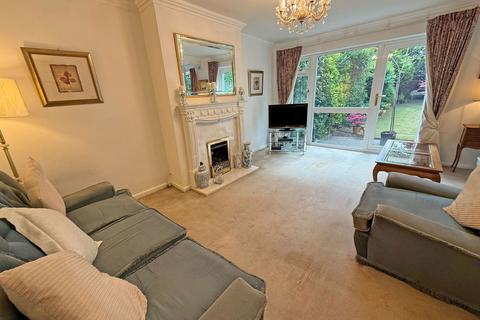 3 bedroom semi-detached house for sale, Haslucks Green Road, Shirley, B90 1DS