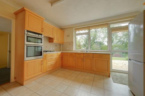 4 bedroom detached bungalow for sale, Franklands Close, Burgess Hill, RH15
