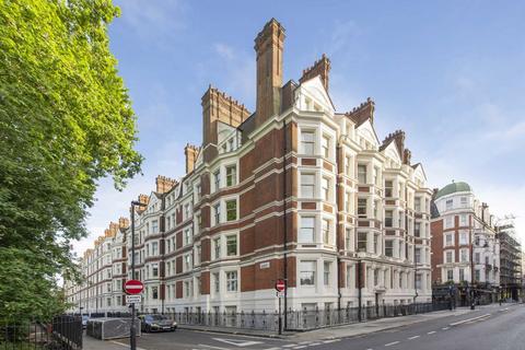 Ridgmount Gardens, London WC1E