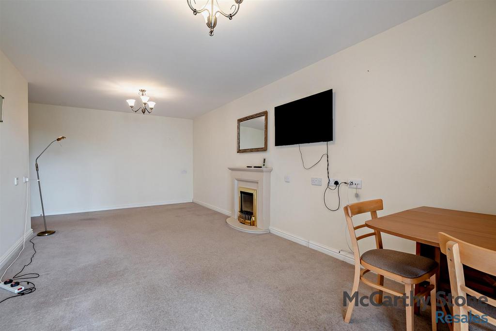 8651125-interior04-800.jpg