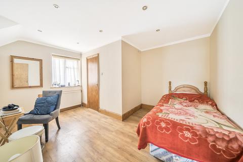 3 bedroom bungalow for sale, Herlwyn Avenue, Ruislip
