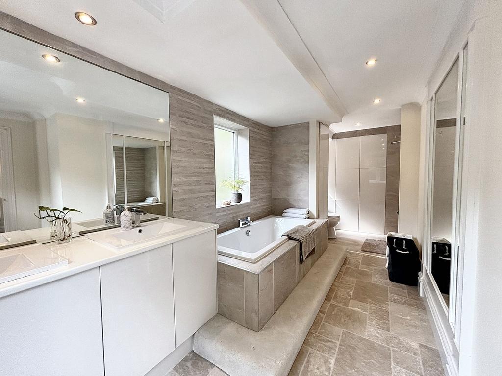 Ensuite