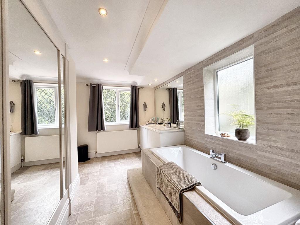 Ensuite