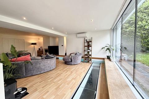 71 Barton Road, Worsley, Manchester, M28 2GX