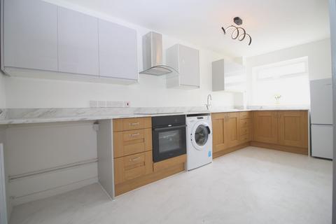 2 bedroom flat for sale, Lyndhaven Court, Lyndhurst Road, Holland-on-Sea