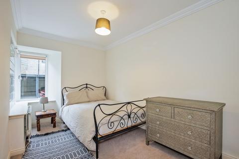 12 Lochend Close, Edinburgh, EH8 8BL