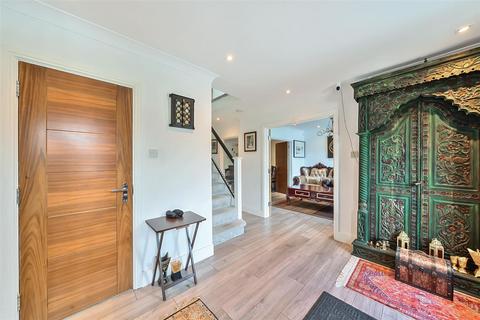 5 bedroom detached house for sale, Francklyn Gardens, Edgware