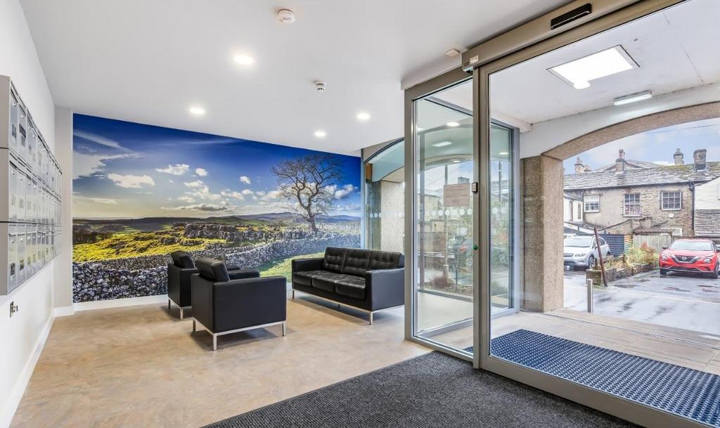 Foyer.jpg