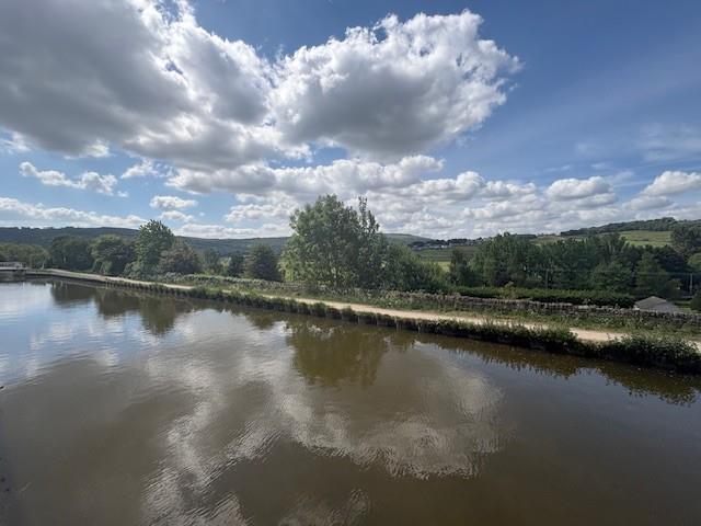 View3.jpg