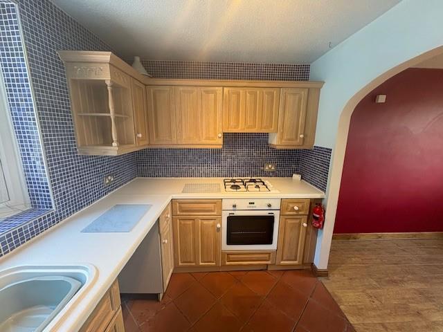 Kitchen2.jpg