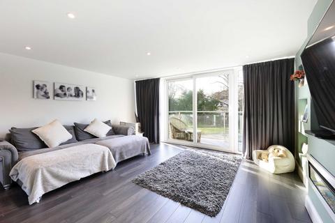 4 bedroom terraced house for sale, Sospel Court, Slough SL2