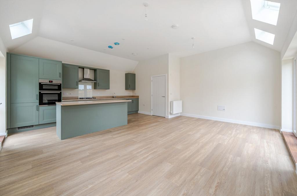 Kitchen / Lounge
