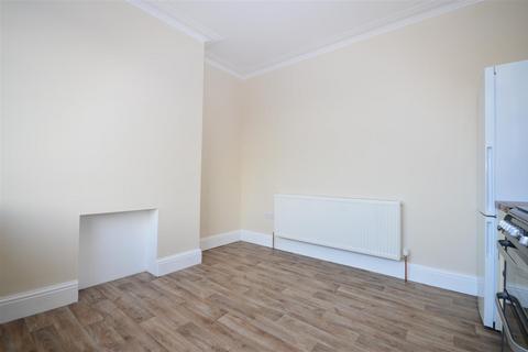 2 bedroom terraced house to rent, Castleton Road, Hope, Hope Valley