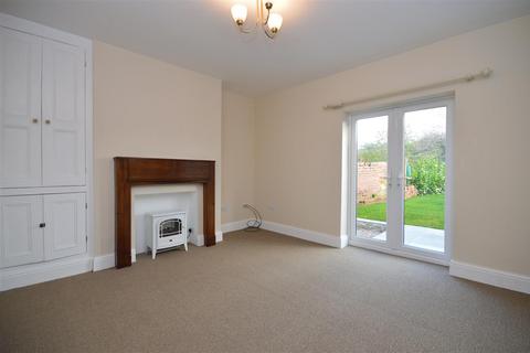2 bedroom terraced house to rent, Castleton Road, Hope, Hope Valley