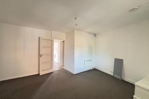 1 bedroom flat for sale, 5 Walpole Buildings, Church Street, Rickmansworth, Hertfordshire, WD3 1BU