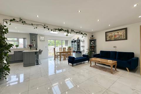 43 Candlemas Mead, Beaconsfield, HP9 1AP
