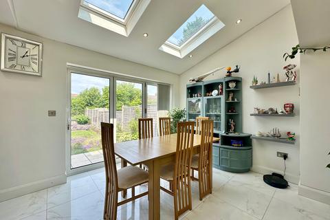 43 Candlemas Mead, Beaconsfield, HP9 1AP