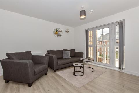 2 bedroom coach house for sale, Amisse Drive, Snodland, Kent