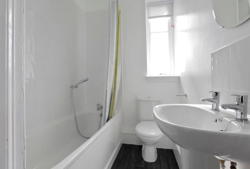 6 Bathroom 1.JPG