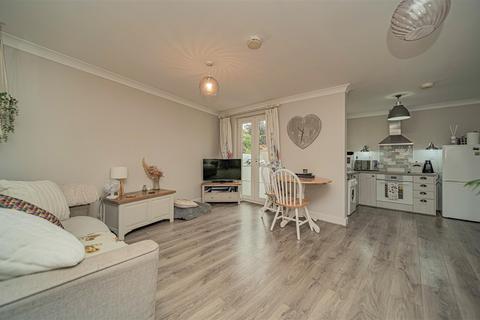 1 bedroom ground floor flat for sale, Strattons Court, Melksham SN12