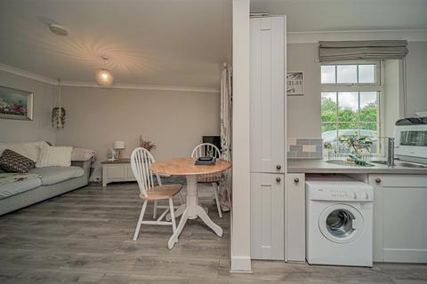 1 bedroom ground floor flat for sale, Strattons Court, Melksham SN12