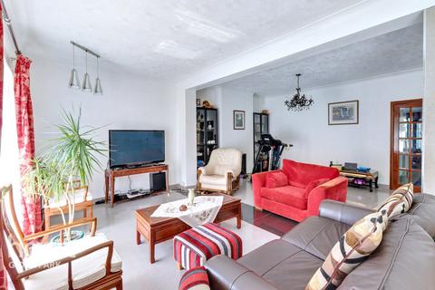 4 bedroom semi-detached house for sale, Eastern Avenue East, Romford, RM2 5RA