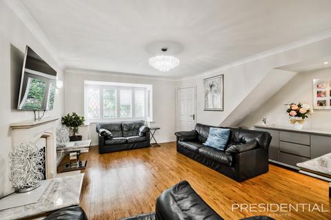 3 Kestrel Road, Waltham Abbey, EN9 3NB