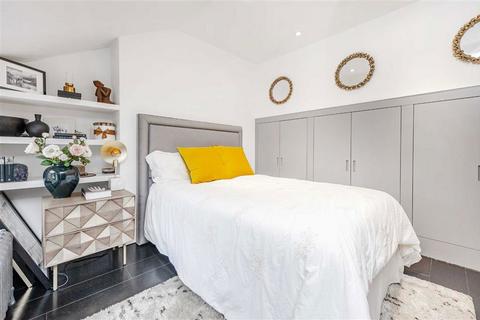 100 Abbeville Road, London, SW4 9LU