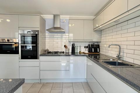 18 Evenlode Drive, Didcot, OX11 7XG