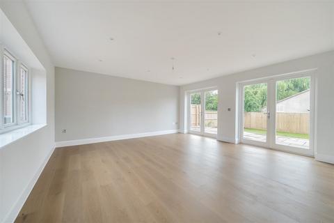 4 bedroom detached house for sale, Aubreys Yard, Poulshot