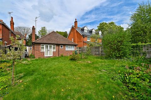 8 Cromwell Gardens, Marlow, SL7 1BG