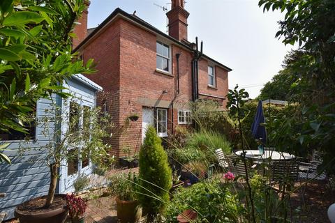 121 Belle Hill, Bexhill-on-sea, TN40 2AP