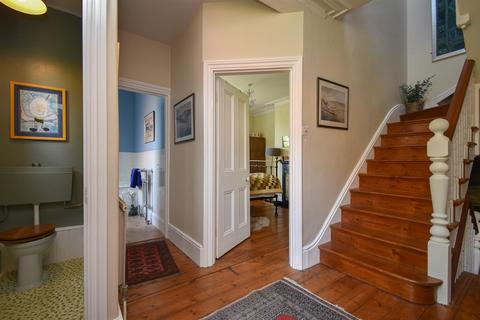 121 Belle Hill, Bexhill-on-sea, TN40 2AP