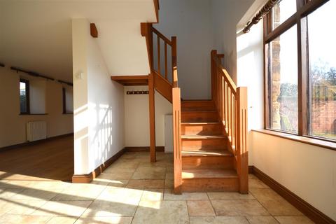 2 bedroom barn conversion to rent, Church Lane, Bugbrooke, NN7