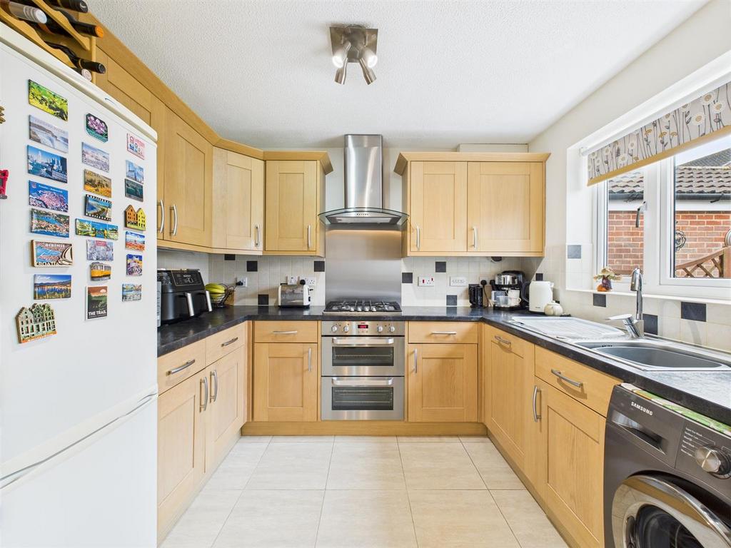 Kitchen: