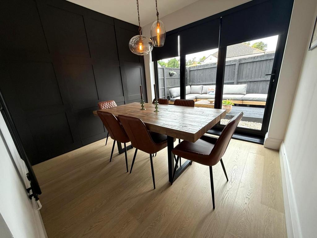 Dining Room 03