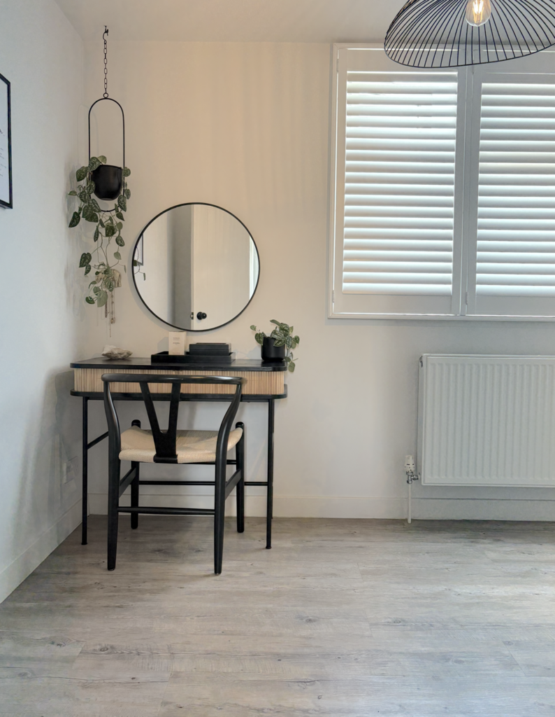 Bedroom2 01