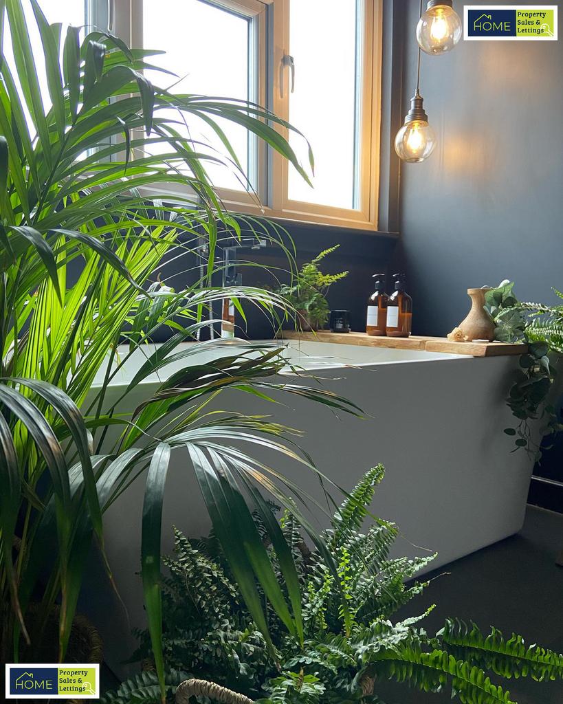 7b2b4efa-Bathroom 01.JPG