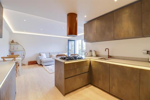 London Road, Leigh-On-Sea SS9