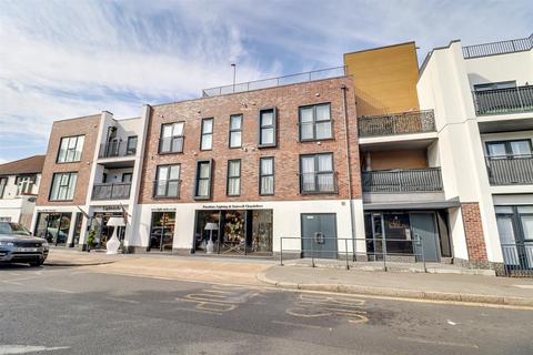 2 bedroom flat for sale, London Road, Leigh-On-Sea SS9