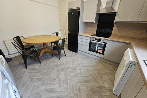 4 bedroom house to rent, Thornville Street, Leeds LS6
