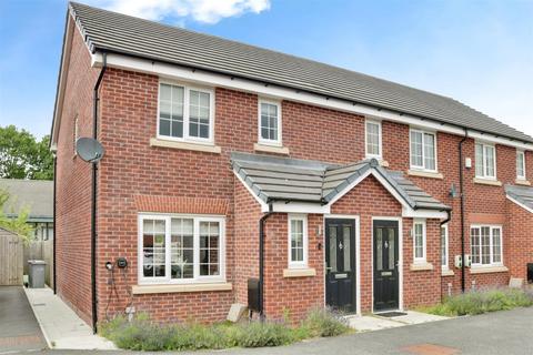 3 bedroom end of terrace house for sale, Cranmer Parkes Close, Alsager
